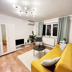  Apartament Lola's Close To Center