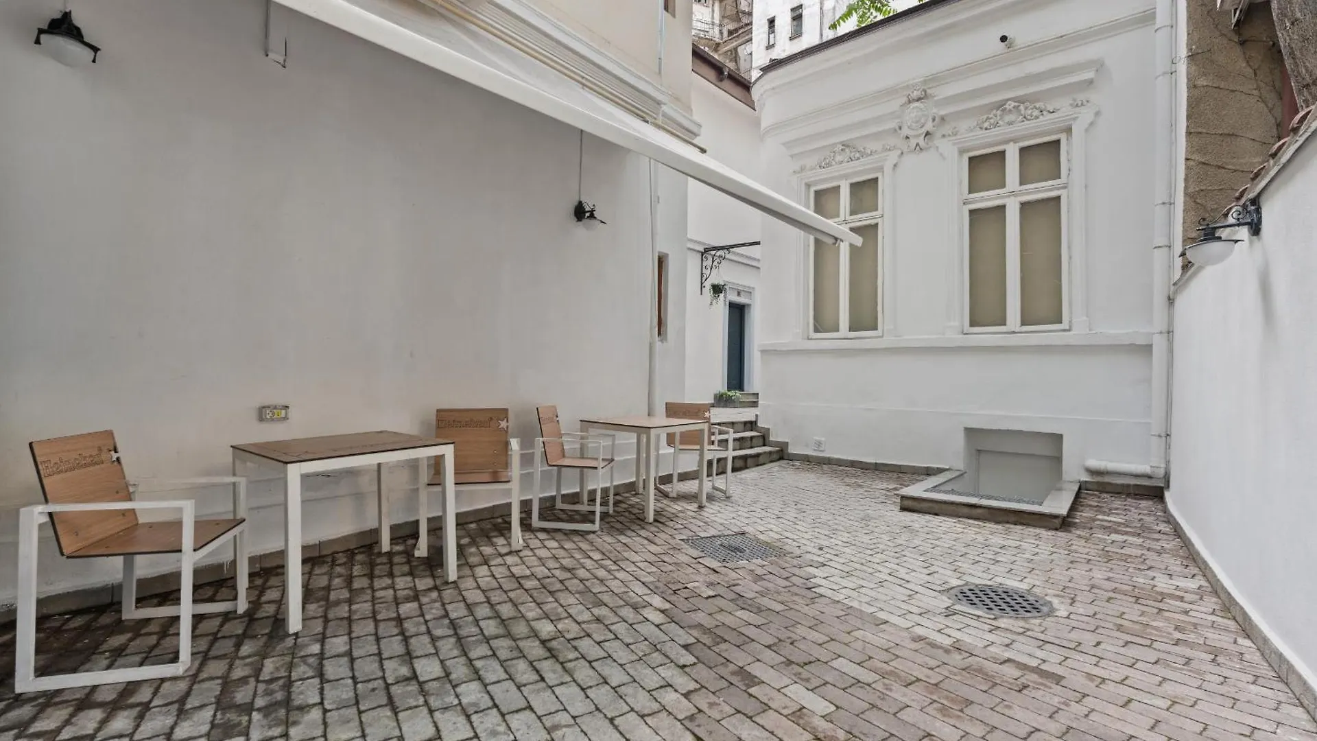 City Vibe Studio Bucharest 0*,  Romania