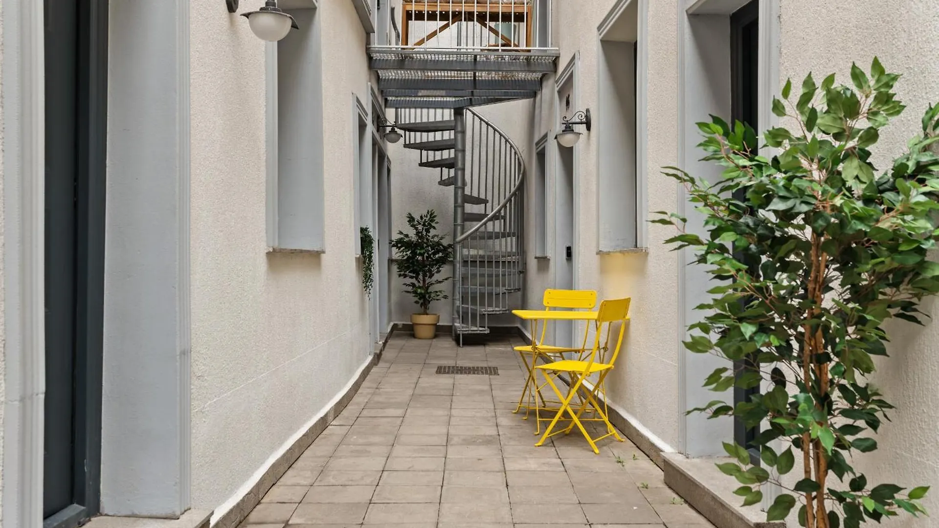 City Vibe Studio Bucharest Apartment