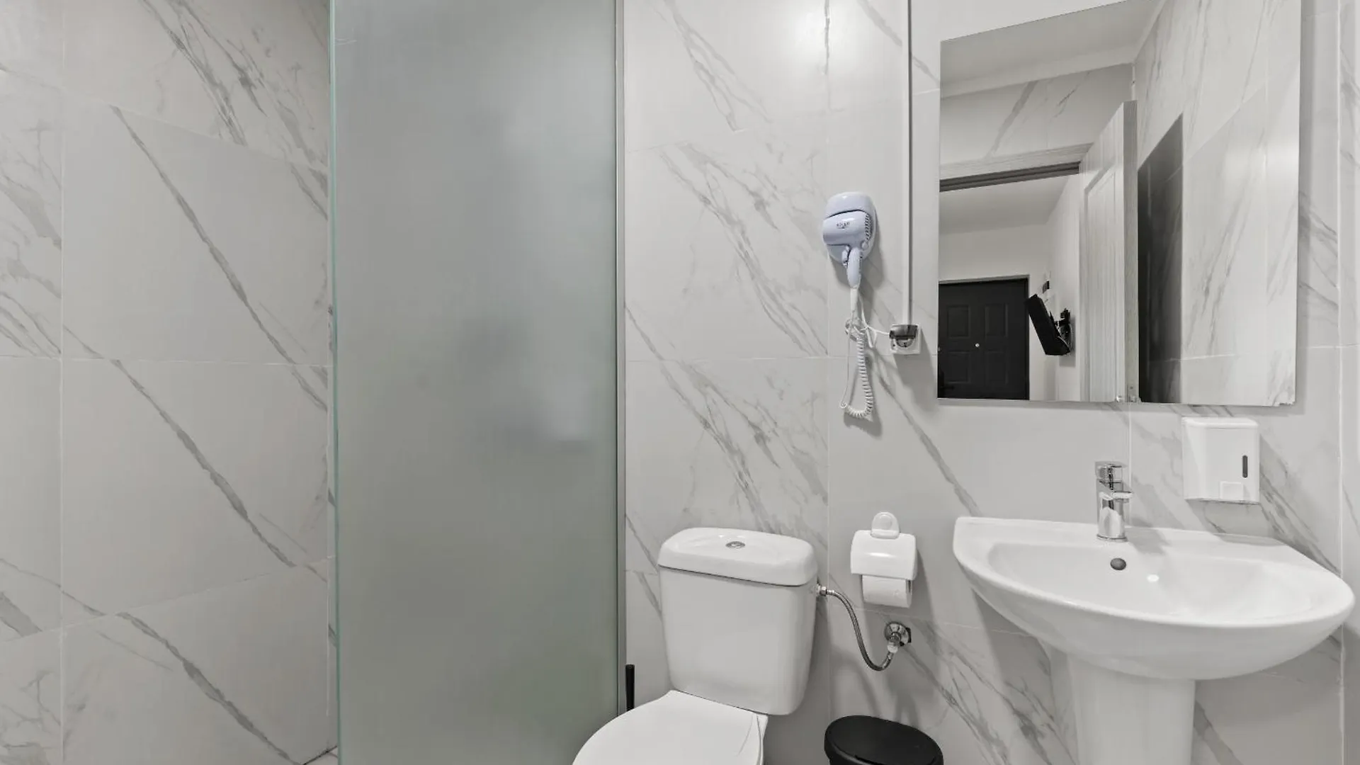City Vibe Studio Bucharest 0*,  Romania
